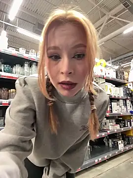 Snapshot of _Little_Ginger chatting on December 14, 2025, 3:56 am Little Ginger online show from December 14, 2025, 3:56 am