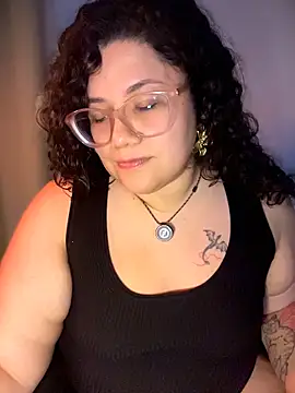 Snapshot of VanesssaMilf_ chatting on April 18, 2026, 4:16 am VanesssaMilf online show from April 18, 2026, 4:16 am