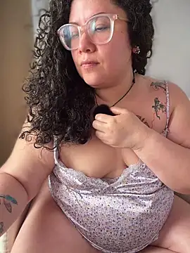 Snapshot of VanesssaMilf_ chatting on May 28, 2026, 12:13 pm VanesssaMilf online show from May 28, 2026, 12:13 pm