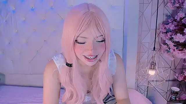 NamiMoon1 online show from February 13, 2026, 1:29 pm