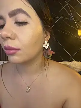 ValentinaEliot online show from February 4, 2026, 2:34 pm