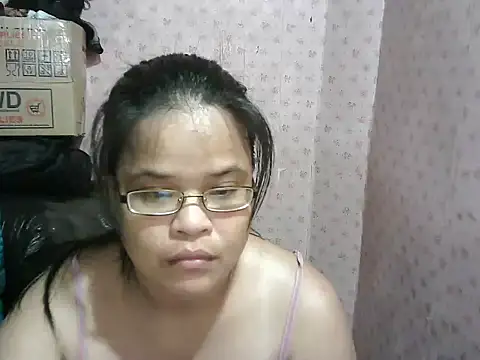 Snapshot of Hotty_babe23 chatting on January 6, 2026, 2:04 am Hotty babe23 online show from January 6, 2026, 2:04 am