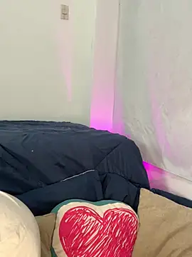 ladulcemary  online show from March 15, 2026, 7:09 pm