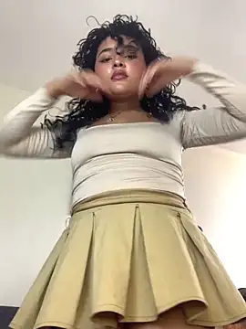 ladulcemary  online show from April 3, 2026, 8:07 pm