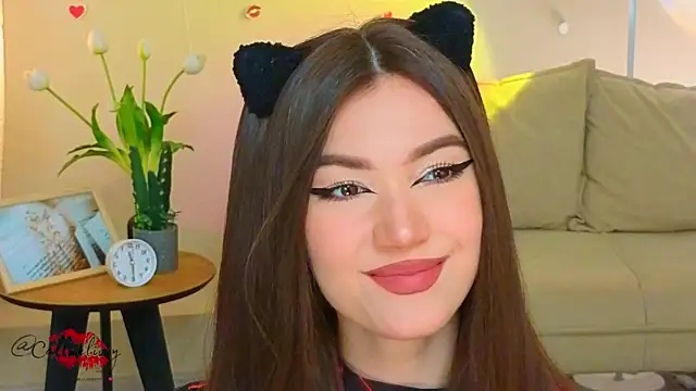 oliviaah  online show from April 2, 2026, 3:20 pm