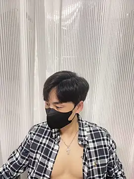 Snapshot of kimze7 chatting on December 15, 2025, 2:10 pm kimze7 online show from December 15, 2025, 2:10 pm