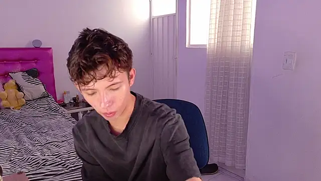 Snapshot of Dani_Dancer chatting on February 27, 2026, 7:03 pm Dani Dancer online show from February 27, 2026, 7:03 pm