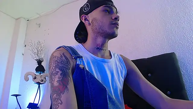 Snapshot of kingdani_hot chatting on February 1, 2026, 3:05 am kingdani hot online show from February 1, 2026, 3:05 am