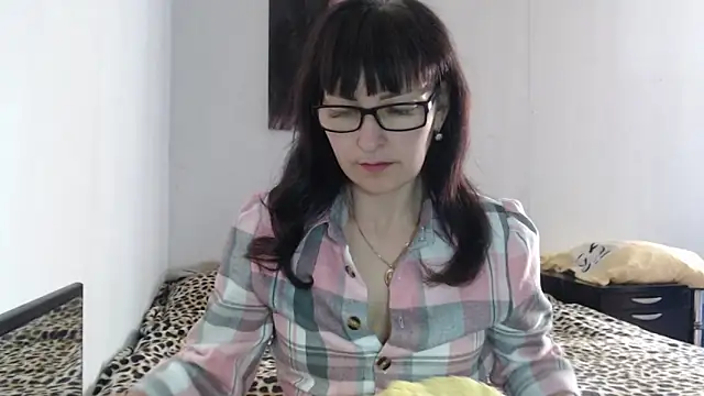 Eila Morigan online show from April 22, 2026, 5:54 am