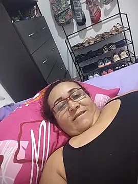 Nini Love  online show from March 9, 2026, 4:05 am