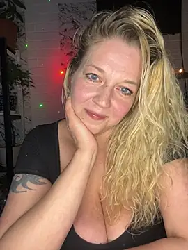 JenniferCarmen online show from May 21, 2026, 5:20 pm