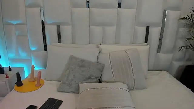 Snapshot of Im_TaraBlack chatting on January 14, 2026, 3:34 am Im TaraBlack online show from January 14, 2026, 3:34 am