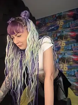 Snapshot of Tattoo__Moon chatting on June 5, 2026, 6:52 am Tattoo Moon online show from June 5, 2026, 6:52 am