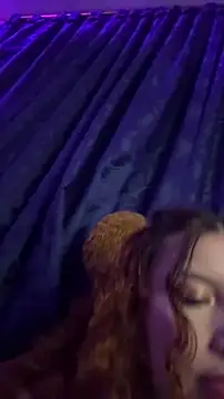 HoneyWeebsss online show from January 19, 2026, 4:49 am