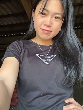 sofia-bae online show from April 3, 2026, 4:32 am