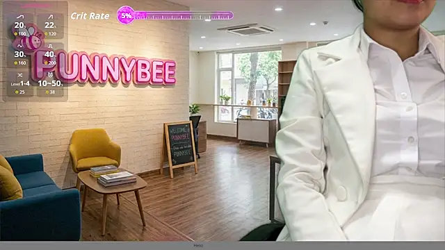 Snapshot of Punnybee chatting on July 7, 2026, 4:59 am Punnybee online show from July 7, 2026, 4:59 am