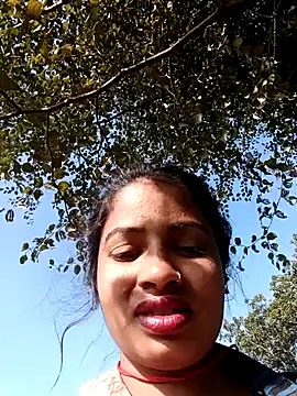 Poonam8080 online show from January 6, 2026, 9:24 am