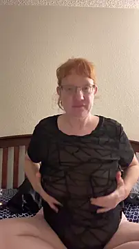 Snapshot of Lenaravenswood chatting on December 17, 2025, 7:14 am Lenaravenswood online show from December 17, 2025, 7:14 am