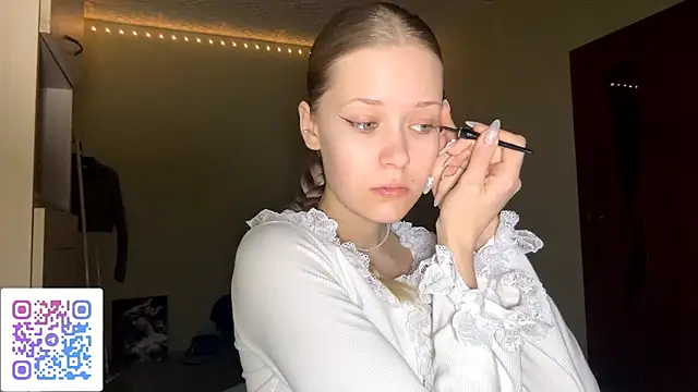 ZaidaSchwarten online show from February 5, 2026, 5:23 am