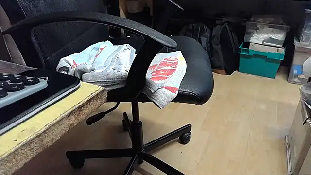 oldmann08 online show from January 14, 2026, 8:53 am