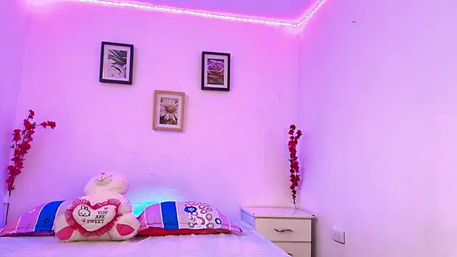 Snapshot of Aurora_Dolce chatting on March 3, 2026, 2:45 pm Aurora Dolce online show from March 3, 2026, 2:45 pm