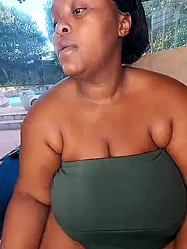 ChoklitBerryXX online show from April 10, 2026, 5:01 am