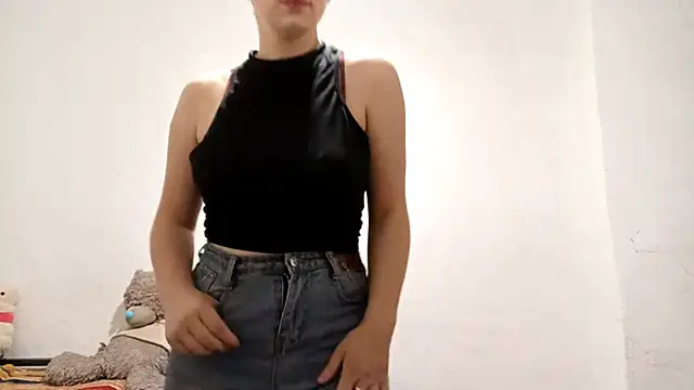 ClarisaCalvary online show from December 22, 2025, 5:43 pm