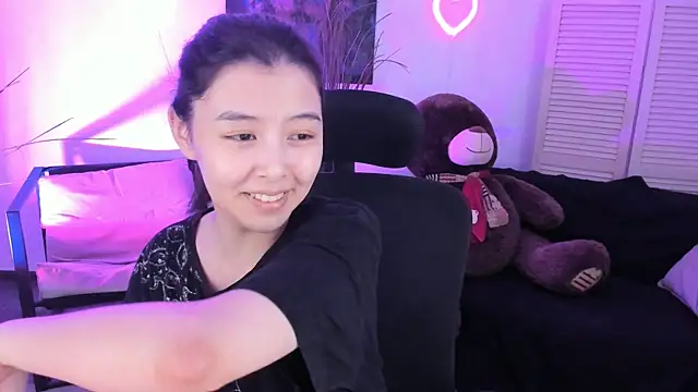 SirenMystiq online show from April 5, 2026, 7:44 pm