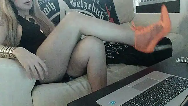 Sandro7879 online show from February 13, 2026, 7:54 pm