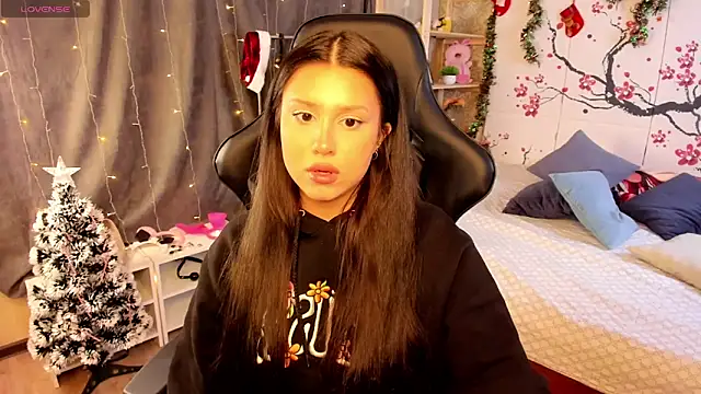 Nicole Pars online show from January 6, 2026, 4:43 pm