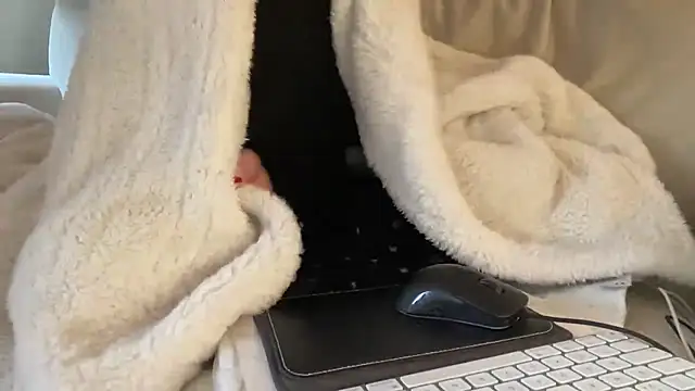 ijustturned18today online show from December 18, 2025, 10:43 am