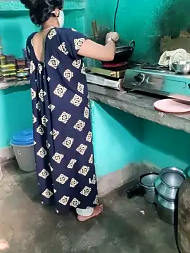 Cuple masti72 online show from May 19, 2026, 1:44 am