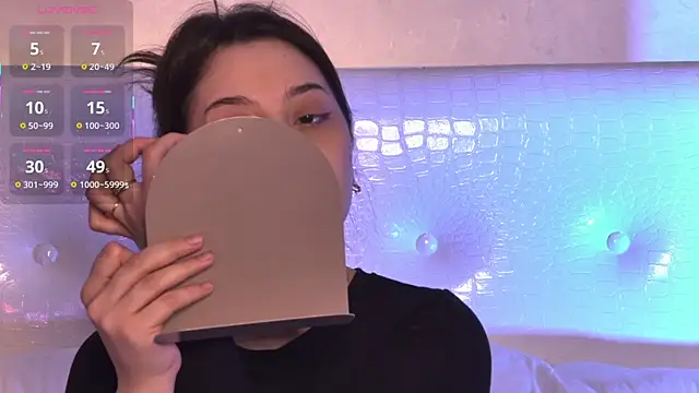 LucieBliss online show from April 14, 2026, 1:50 pm