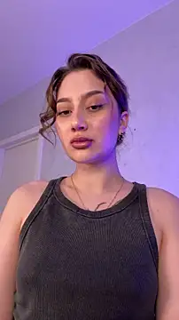 Snapshot of LucieBliss chatting on May 22, 2026, 6:24 pm LucieBliss online show from May 22, 2026, 6:24 pm