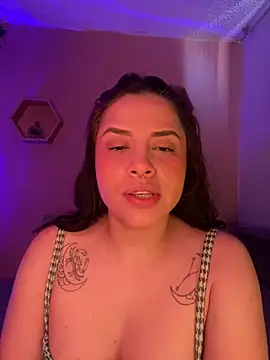 Snapshot of mslalune chatting on January 7, 2026, 1:24 pm mslalune online show from January 7, 2026, 1:24 pm