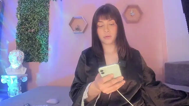 Snapshot of mslalune chatting on January 12, 2026, 7:52 pm mslalune online show from January 12, 2026, 7:52 pm