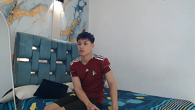 Snapshot of YOUNG_GUYS1 chatting on February 8, 2026, 3:37 pm YOUNG GUYS1 online show from February 8, 2026, 3:37 pm