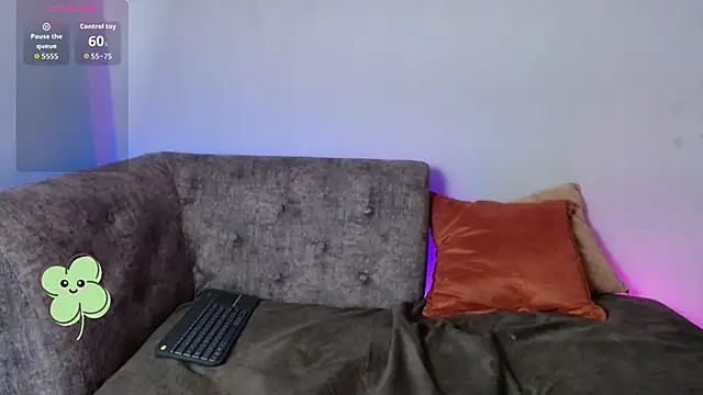 rosehoneil online show from March 17, 2026, 8:34 pm