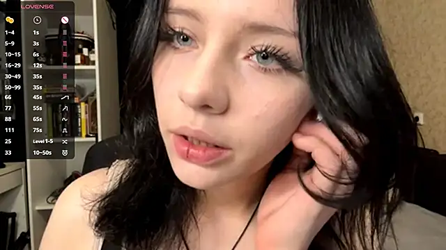 Eva blo0m online show from December 18, 2025, 12:33 pm