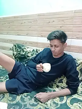 xoupleaura online show from January 5, 2026, 6:44 pm