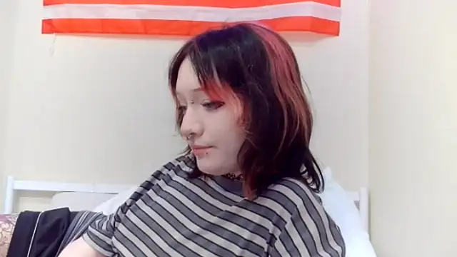 Shine Luna online show from February 10, 2026, 8:35 pm