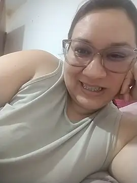 Snapshot of sharon_G chatting on April 18, 2026, 6:34 pm sharon G online show from April 18, 2026, 6:34 pm