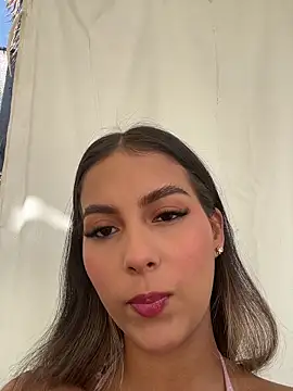 Valeria-escobar online show from February 27, 2026, 1:44 pm