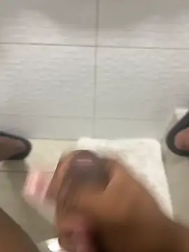 Snapshot of Comeonmyhouse22cm chatting on February 11, 2026, 7:08 pm Comeonmyhouse22cm online show from February 11, 2026, 7:08 pm