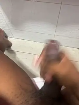 Snapshot of Comeonmyhouse22cm chatting on February 24, 2026, 11:47 pm Comeonmyhouse22cm online show from February 24, 2026, 11:47 pm