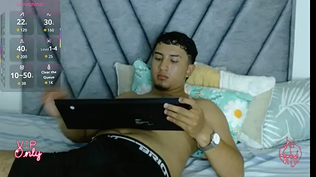 Snapshot of kyro_estrada chatting on February 26, 2026, 7:24 pm kyro estrada online show from February 26, 2026, 7:24 pm