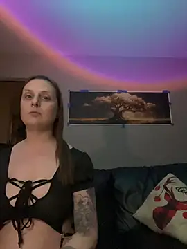 kingNQueen1211 online show from May 10, 2026, 8:41 am