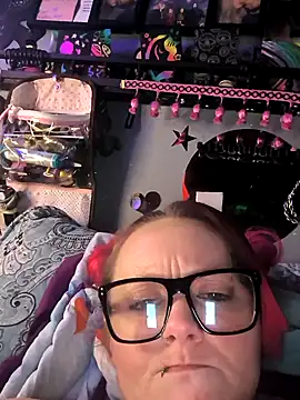 Snapshot of MidnightSeducer@xh chatting on February 5, 2026, 11:04 am MidnightSeducerxh online show from February 5, 2026, 11:04 am