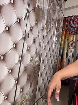 butterflyslay online show from March 12, 2026, 4:13 pm