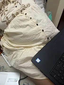 butterflyslay online show from May 12, 2026, 1:41 pm